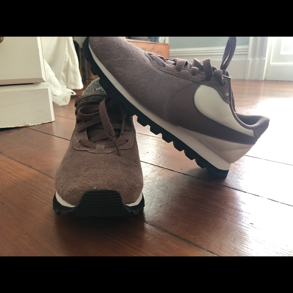 Nike tennis shoes